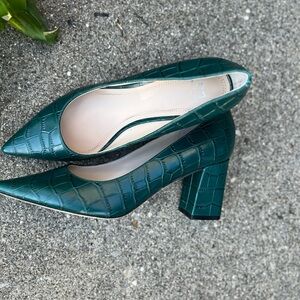 Marc Fisher croc green heels